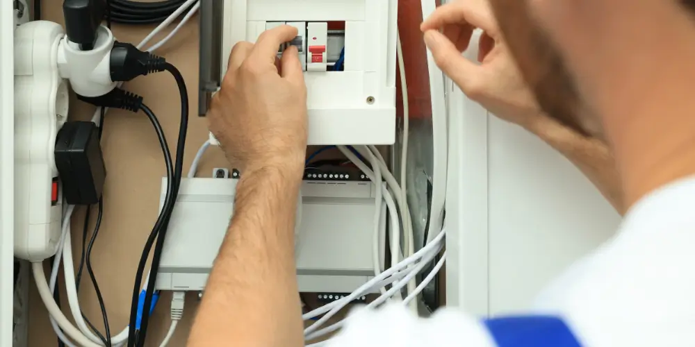 Checking Electrical Circuits and Wiring / What is Included in an EICR
