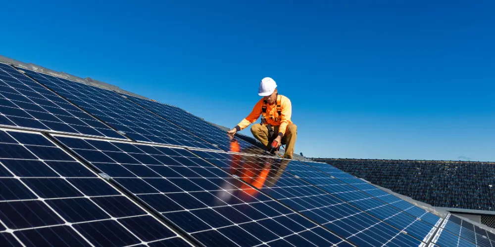 Solar Panels and Battery Storage for Older Homes / Best Energy Efficiency Improvements for Older UK Properties