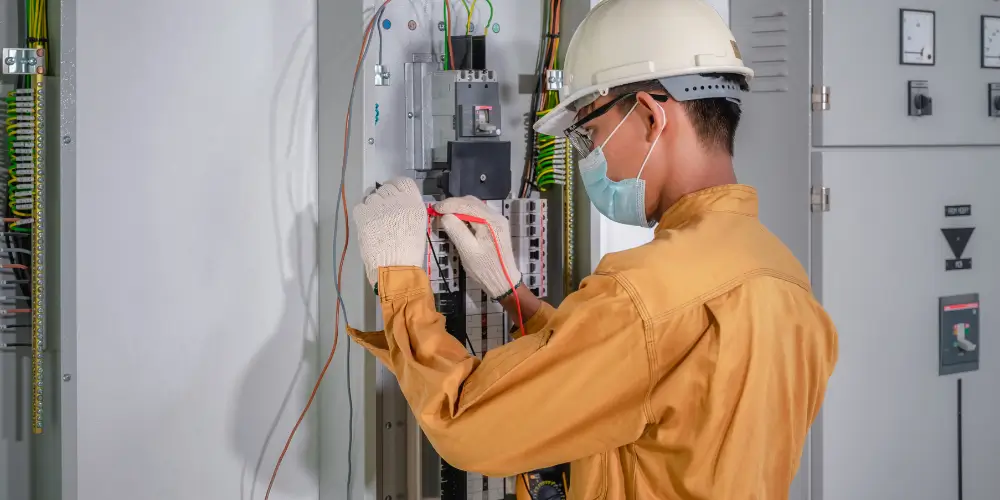 Common Electrical Problems That Delay Installation / Electrical Testing Before Solar Panels Heat